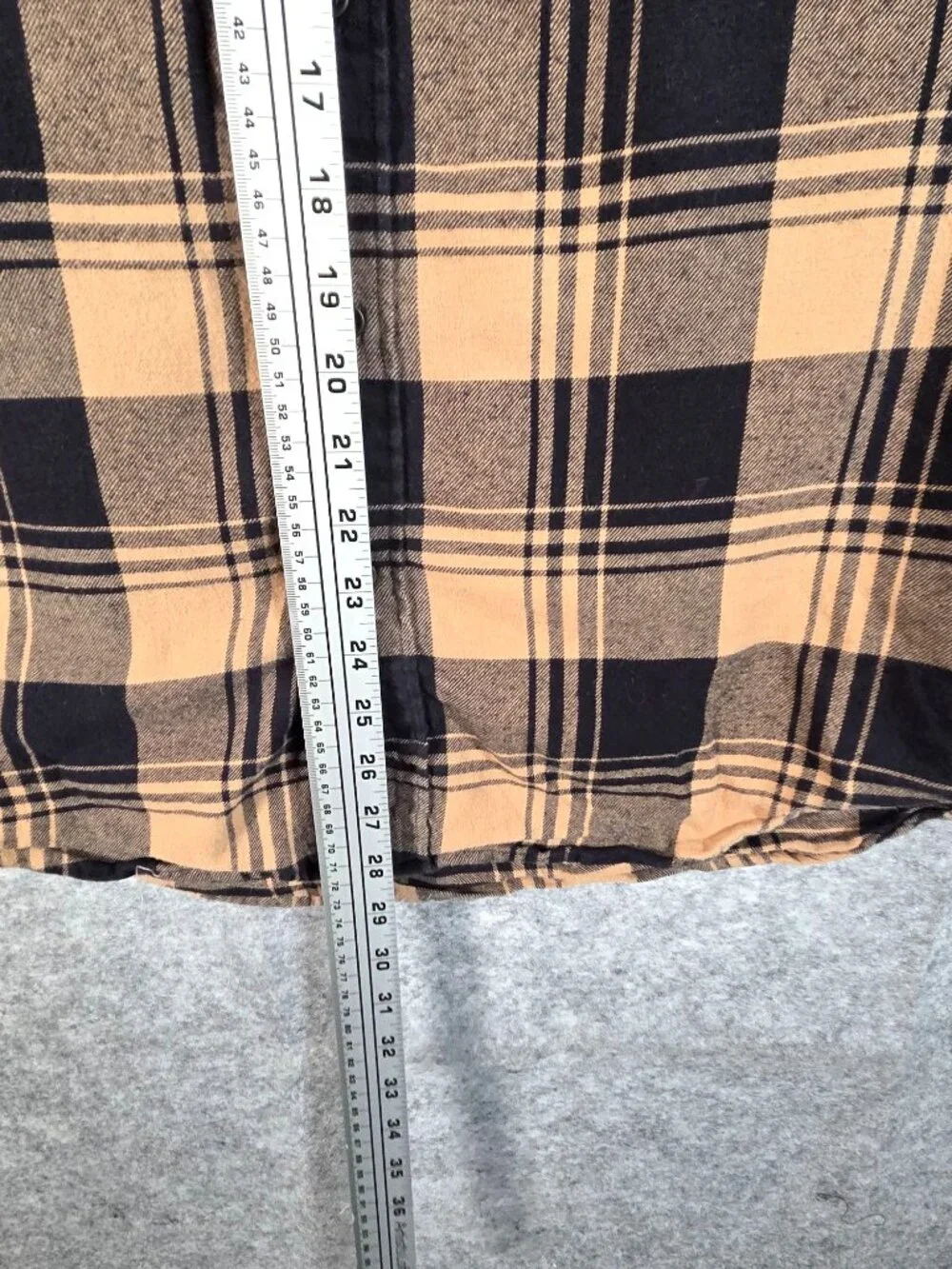 J.Crew Men's Flannel Shirt Large Tan Black Tan Plaid Button Down Cabin Gorpcore